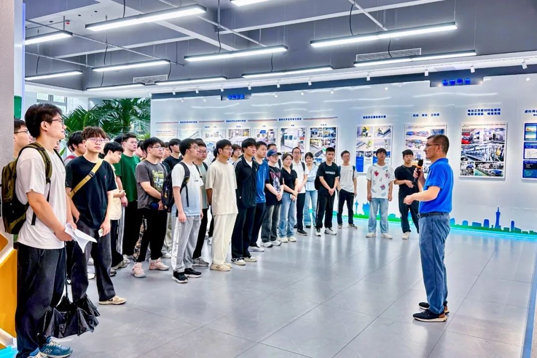 安徽大学机械系学子走进合肥J9官网,共探智造未来 安徽大学机械系学子走进合肥J9官网,共探智造未来