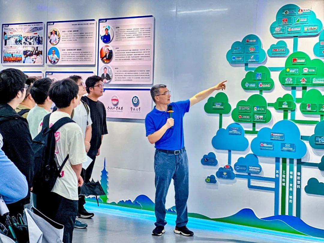 安徽大学机械系学子走进合肥J9官网,共探智造未来 安徽大学机械系学子走进合肥J9官网,共探智造未来